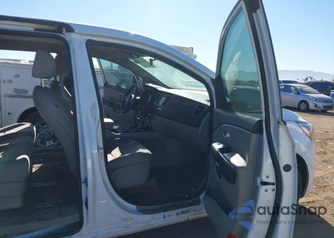 2020 Kia Sedona Lx z USA, uszkodzony, nr VIN KNDMB5C14L6624902